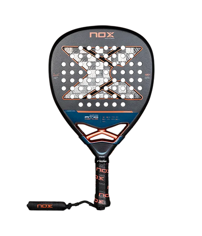 Pala NOX AT10 Genius Attack 18K 2025 Agustín Tapia